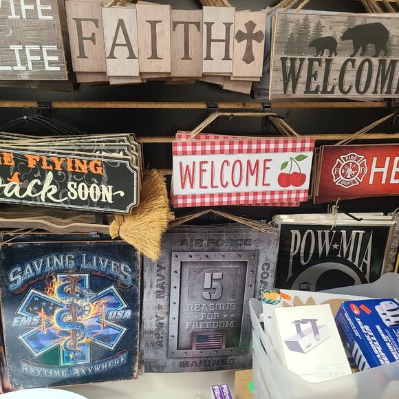 Bienvenidos Wooden Sign, Wall Decor - Picture 7 of 14